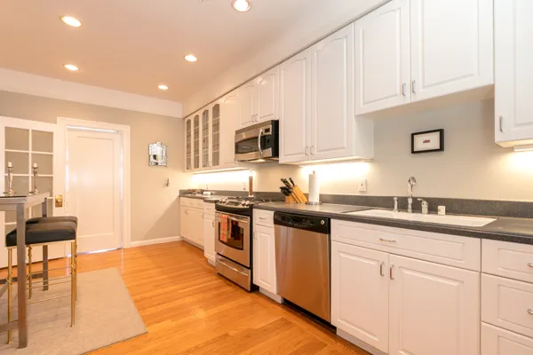 pacific heights apartments.jpg