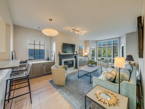 2 Bedroom Bright Corner Unit with Bay Views and Prime Marina Location